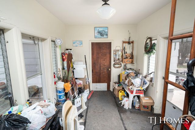 5818 E Sternberg Road, Fruitport, MI 49415