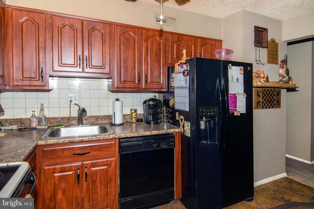 15 DOVER DR, Lindenwold, NJ 08021