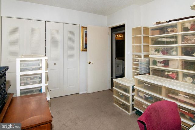 15 DOVER DR, Lindenwold, NJ 08021