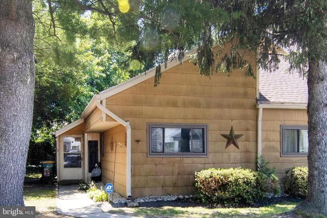 15 DOVER DR, Lindenwold, NJ 08021