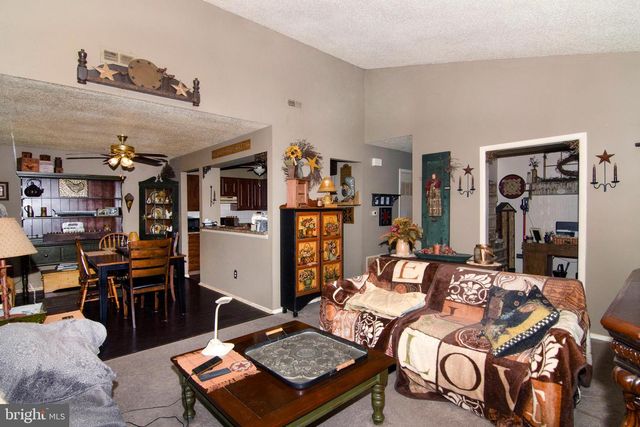 15 DOVER DR, Lindenwold, NJ 08021