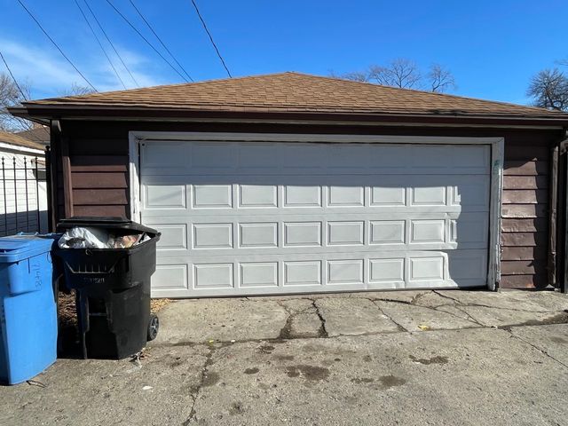 7148 S Sawyer Avenue, Chicago, IL 60629