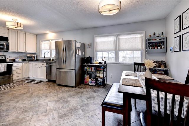 256 Malden LN, Newport News, VA 23602