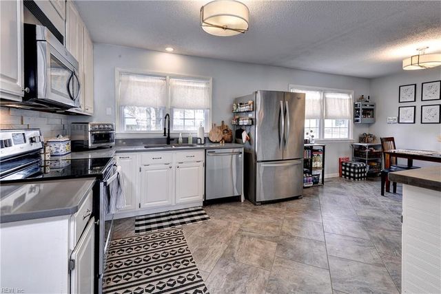 256 Malden LN, Newport News, VA 23602