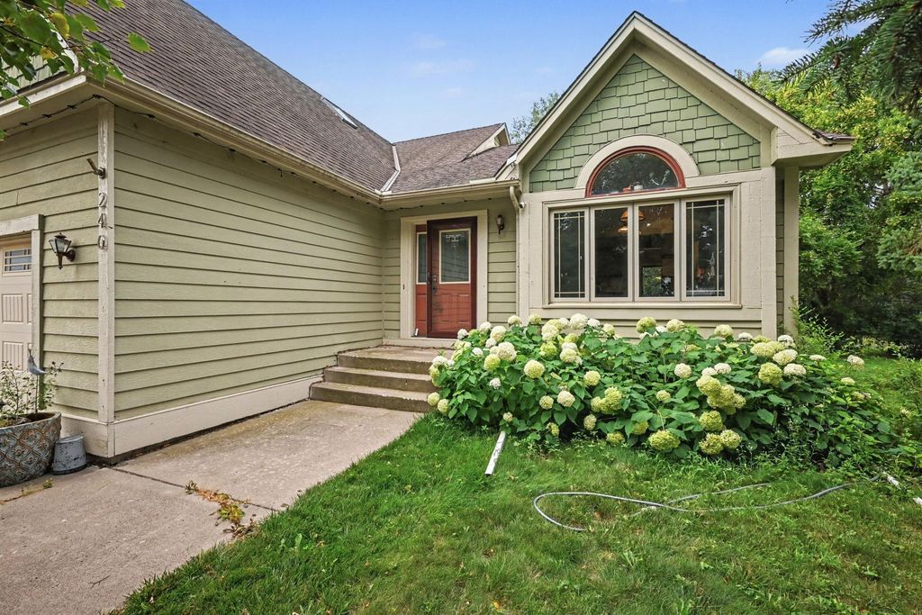 240 Woodridge Lane, Circle Pines, MN 55014 — photo 2