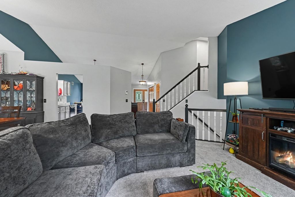 240 Woodridge Lane, Circle Pines, MN 55014 — photo 4