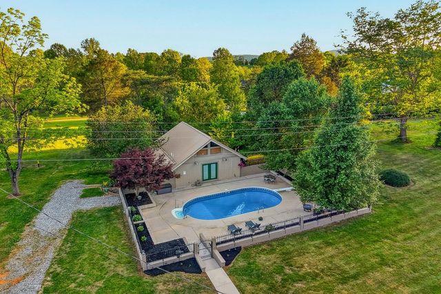 843 W Bockman Way, Sparta, TN 38583