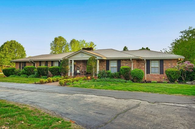 843 W Bockman Way, Sparta, TN 38583