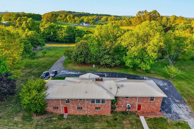 843 W Bockman Way, Sparta, TN 38583