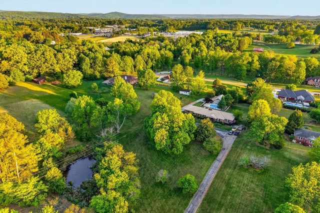 843 W Bockman Way, Sparta, TN 38583