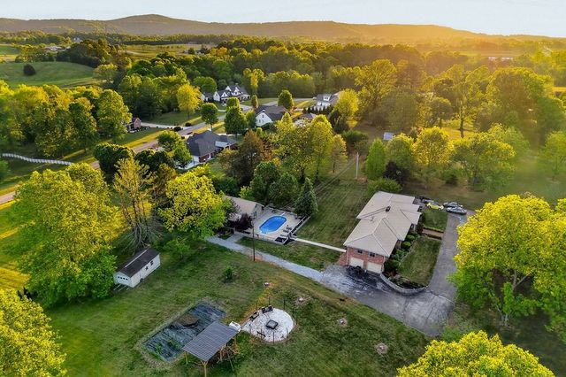 843 W Bockman Way, Sparta, TN 38583