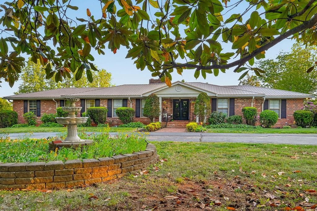 843 W Bockman Way, Sparta, TN 38583