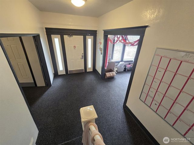 5201 19th Avenue NE, Seattle, WA 98105