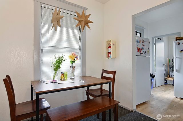 5201 19th Avenue NE, Seattle, WA 98105