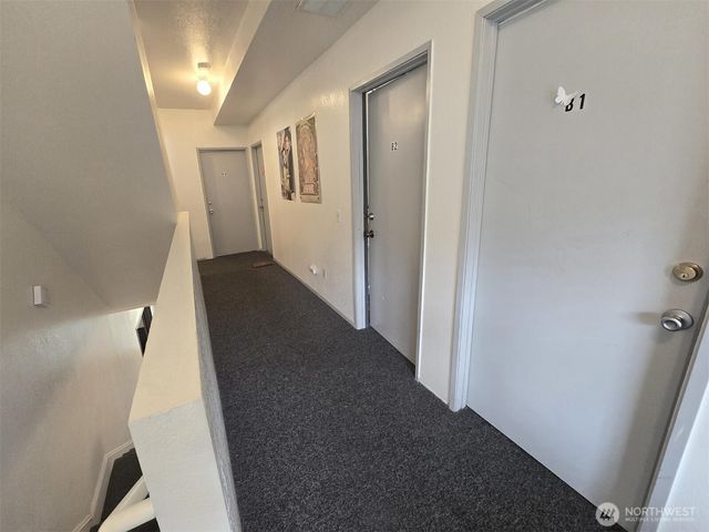 5201 19th Avenue NE, Seattle, WA 98105
