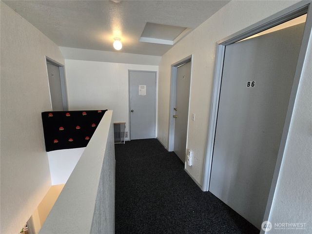 5201 19th Avenue NE, Seattle, WA 98105