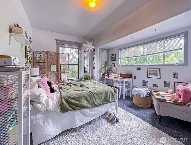 5201 19th Avenue NE, Seattle, WA 98105
