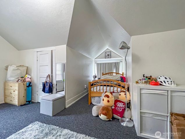 5201 19th Avenue NE, Seattle, WA 98105