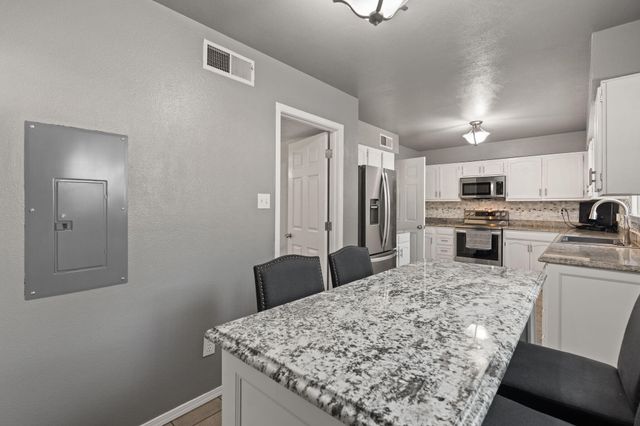 1212 Michael Hughes Drive NE, Albuquerque, NM 87112