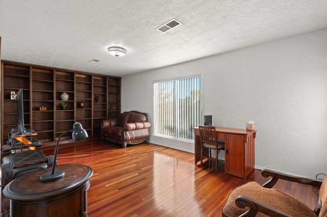 1212 Michael Hughes Drive NE, Albuquerque, NM 87112