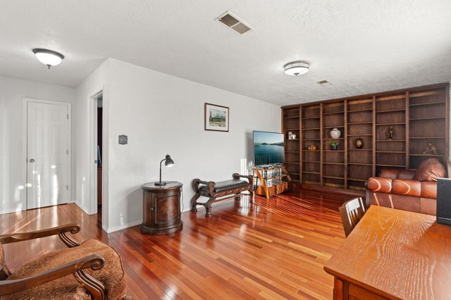 1212 Michael Hughes Drive NE, Albuquerque, NM 87112