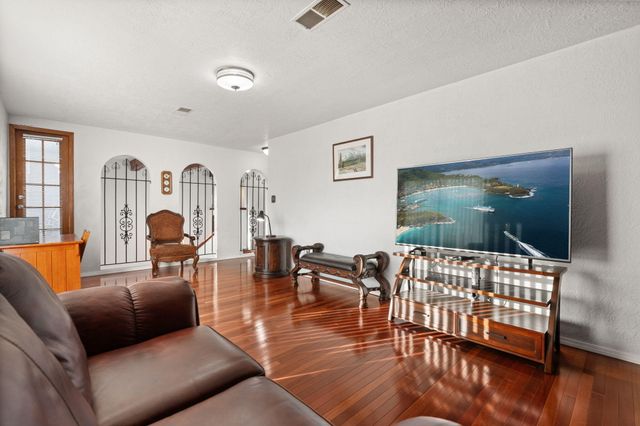 1212 Michael Hughes Drive NE, Albuquerque, NM 87112