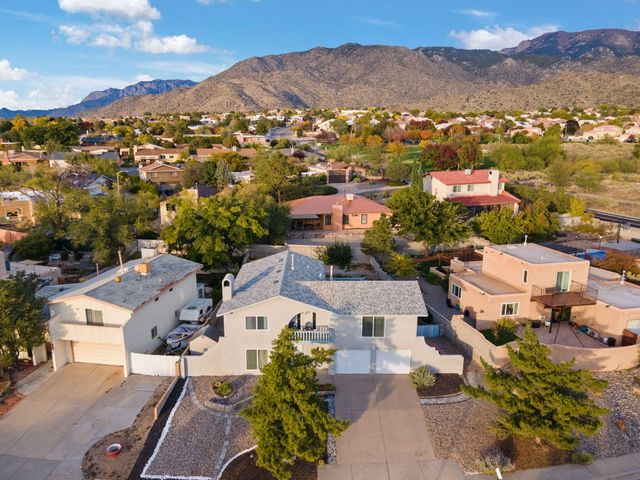 1212 Michael Hughes Drive NE, Albuquerque, NM 87112