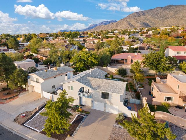 1212 Michael Hughes Drive NE, Albuquerque, NM 87112