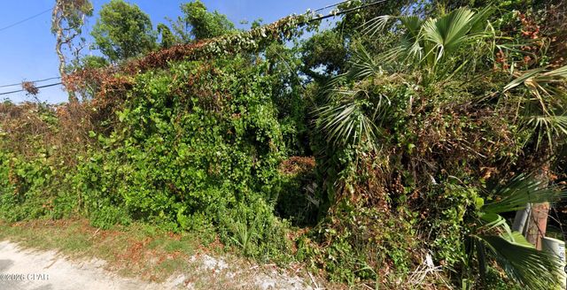 120 Deluna Place, Panama City Beach, FL 32413