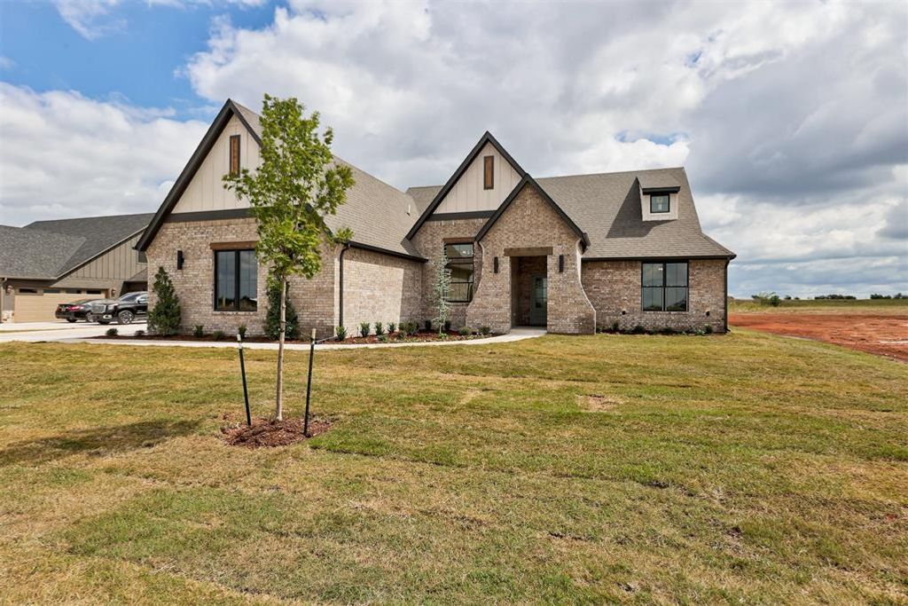 6760 Lakeview Court, Cashion, OK 73016
