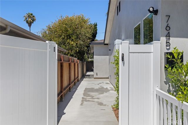 7645 Melvin Avenue, Reseda, CA 91335