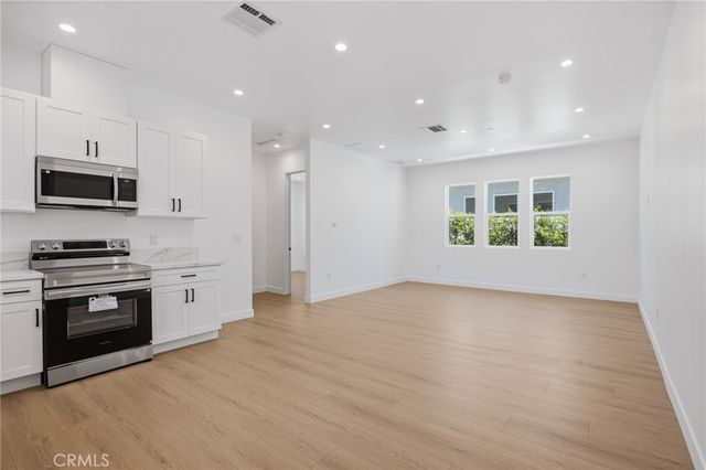 7645 Melvin Avenue, Reseda, CA 91335