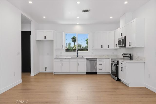 7645 Melvin Avenue, Reseda, CA 91335