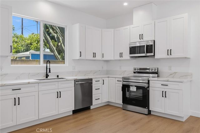 7645 Melvin Avenue, Reseda, CA 91335