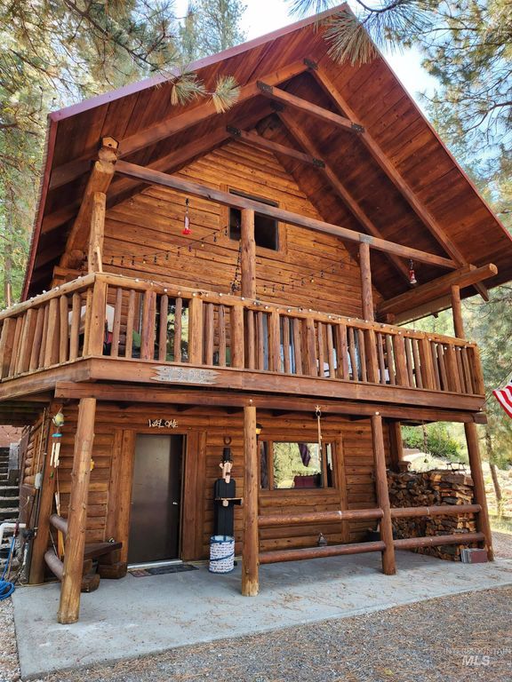 1509 E Pine Creek Road, Featherville, ID 83647