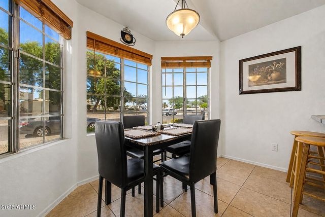 8859 W JOHN CABOT Road, Peoria, AZ 85382