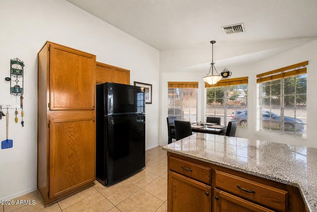 8859 W JOHN CABOT Road, Peoria, AZ 85382
