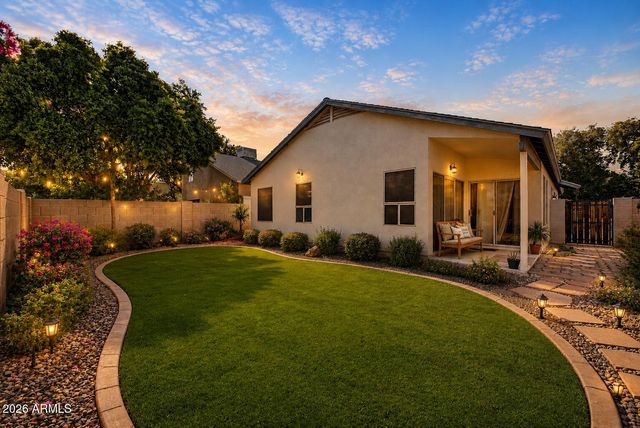 8859 W JOHN CABOT Road, Peoria, AZ 85382