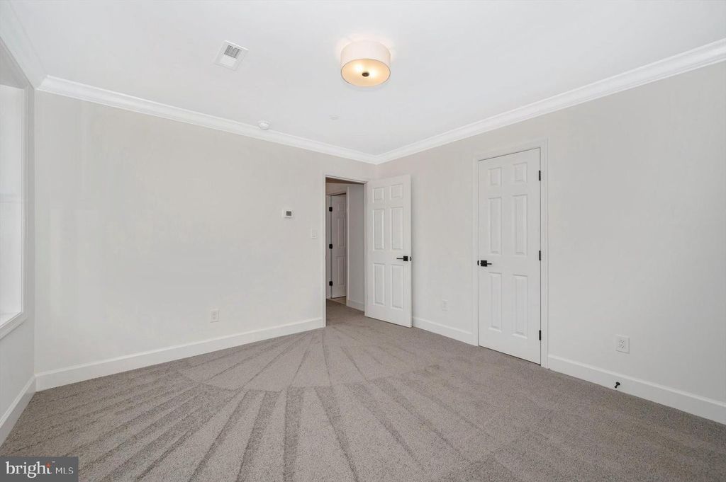 Image 32 of property listing at 17023 RAVEN ROCK RD, Sabillasville, MD 21780