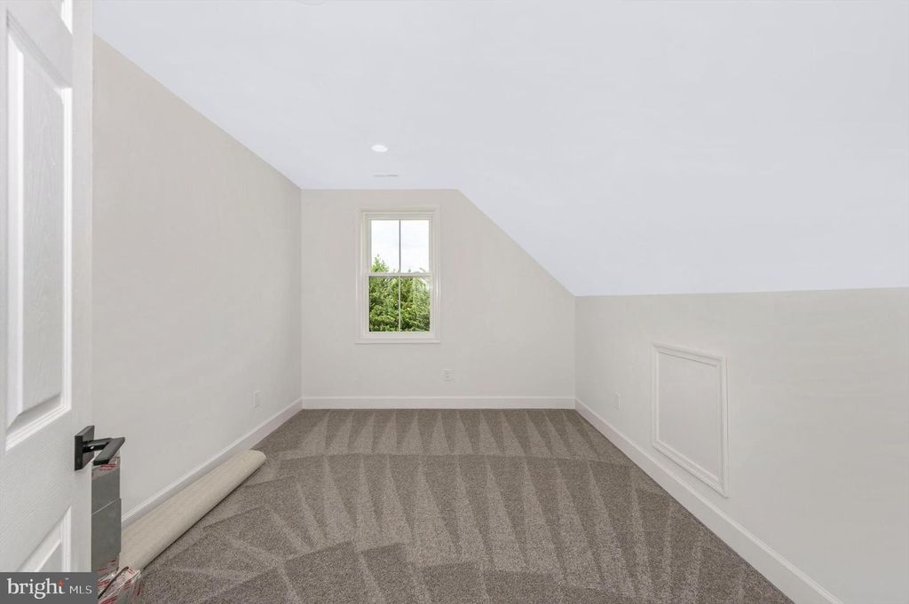 Image 33 of property listing at 17023 RAVEN ROCK RD, Sabillasville, MD 21780