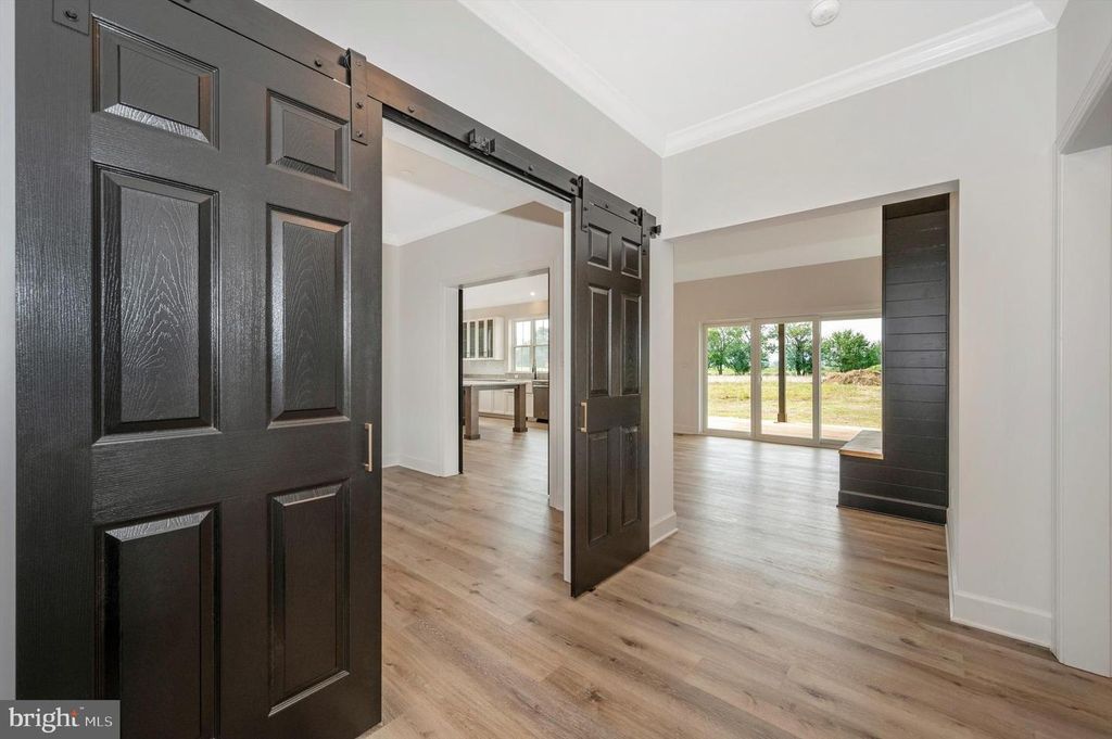 Image 7 of property listing at 17023 RAVEN ROCK RD, Sabillasville, MD 21780