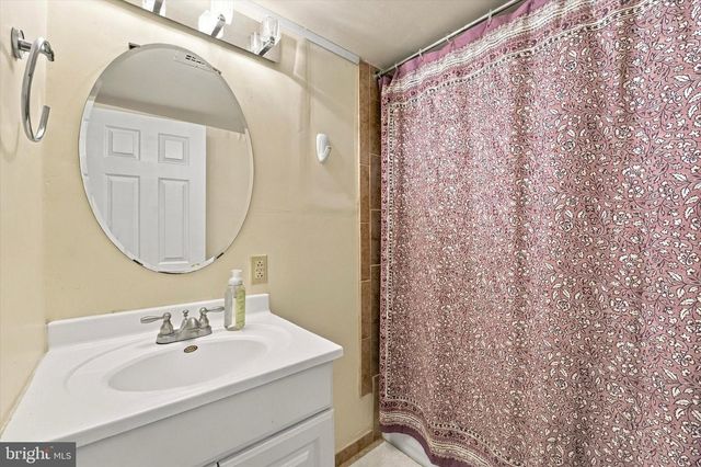 316 HERMIT ST, Philadelphia, PA 19128