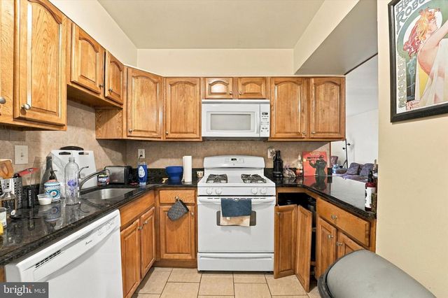 316 HERMIT ST, Philadelphia, PA 19128