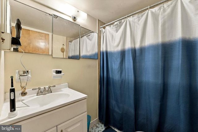 316 HERMIT ST, Philadelphia, PA 19128
