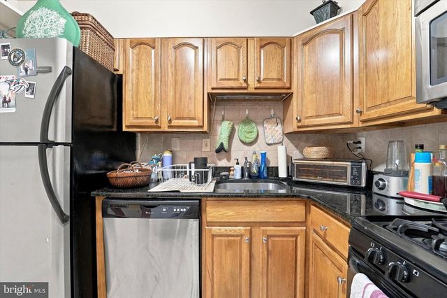316 HERMIT ST, Philadelphia, PA 19128