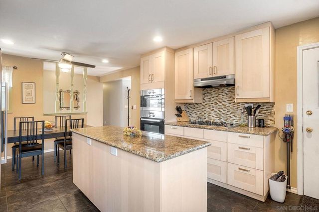 8884 Haveteur, San Diego, CA 92123