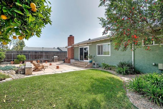 8884 Haveteur, San Diego, CA 92123