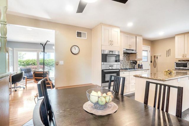 8884 Haveteur, San Diego, CA 92123