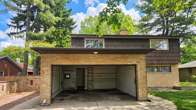 645 Judge Avenue, Waukegan, IL 60085