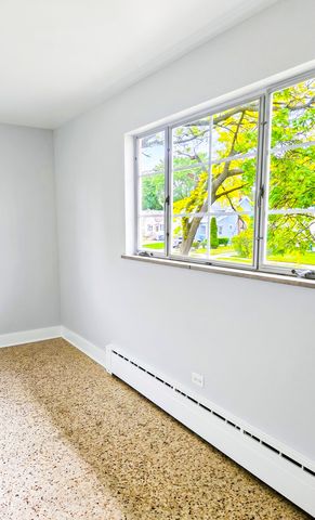 645 Judge Avenue, Waukegan, IL 60085